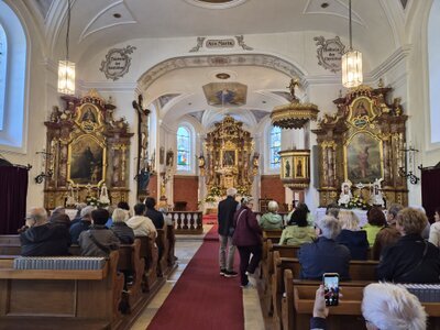 Immer mehr Pilger kommen zum Mausberg Die kleine Kapelle konnte den wachsenden Zustrom bald nicht mehr aufnehmen.